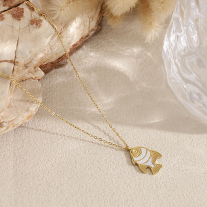 Collar <span class=keywords><strong>de</strong></span> Acero Inoxidable Chapado en Oro Resistente al Agua y al Deslustre con Diseño <span class=keywords><strong>de</strong></span> Tortuga, Pez, Estrella <span class=keywords><strong>de</strong></span> Mar y Concha, Éxito <span class=keywords><strong>de</strong></span> Ventas en Tiktok <span class=keywords><strong>de</strong></span> Fanhua Jewelry - Product Image 4