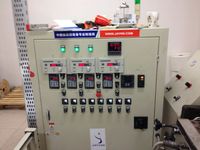 Machine à plastifier de revêtement adhésif thermofusible entièrement automatique avec ruban kinesio de bandes de sport ruban auto-adhésif avec contrôle PLC