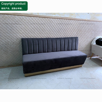 Ensemble de salle à manger Café : Banquette grise rembourrée, table en marbre blanc et chaise de salle à manger à structure métallique pour restaurant et salon de thé