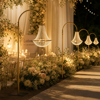 Support de lustre doré avec base noire, crochet de suspension incurvé robuste, perche télescopique pour lanterne de mariage et présentation de fête