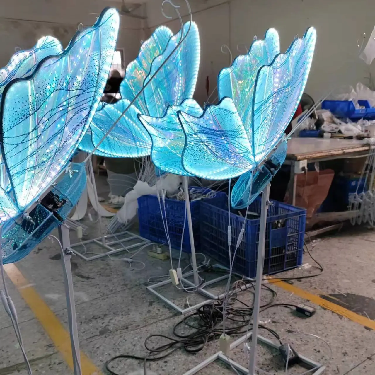 나비 열기 및 닫기 빛나는 나비 날개 움직이는 나비 웨딩 장식 활동 준비.