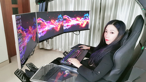 Elektrischer Zero-Gravity-Liegesessel mit individuellem Logo, automatischer Cluvens Unicorn mit Wärme- und Massagefunktion, Unterstützung für 3 Monitore - Product Image 3