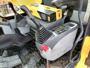 Excavatrice sur chenilles Komatsu PC300-7 d'occasion, d'origine japonaise, 30 tonnes, avec moteur, boîte de vitesses et PLC, pour projets miniers et de terrassement - Product Image 6