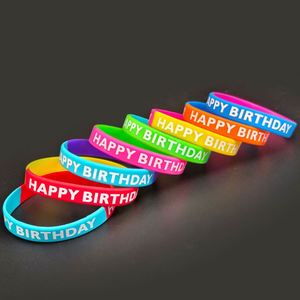 Bracelet en silicone segmenté coloré pour fête d'anniversaire, jeu événementiel, bracelet élastique en caoutchouc personnalisable - Product Image 4