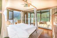 LUXOTENT-TONA Tente d'hôtel Glamping 45 ㎡ de style amélioré en PVDF à triple toit et cadre en aluminium verre et mur dur avec terrasse extérieure