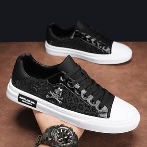 Chaussures de travail avec tige en PU, semelle intermédiaire en EVA et semelle extérieure en caoutchouc - Product Image 1