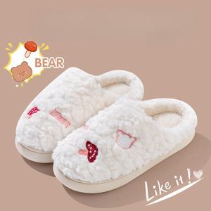 Chaussons en peluche brodés de haute qualité, mignons et confortables, en coton doux, pour hommes et femmes, motif dessin animé tendance, parfaits pour le printemps - Product Image 3