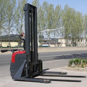 Nuevo Tipo de Apilador Hidráulico de China, Mini Montacargas Apilador de Palés de 1.6-2 Toneladas, Montacargas Eléctricos FANYU CDD20 4WD - Product Image 2
