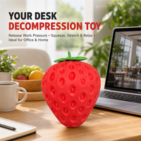 Lot de jouets anti-stress en forme de fraise à montée lente pour la vente en gros, destiné aux détaillants mondiaux de jouets et aux boutiques e-commerce