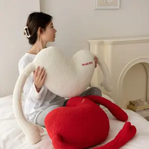 不規則なふわふわハート枕バレンタインデーデコレーションぬいぐるみかわいい赤い愛の背もたれ枕