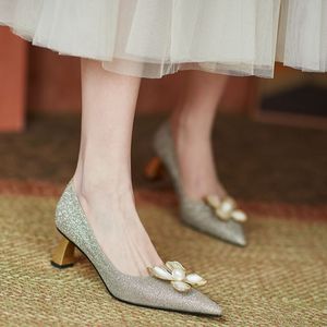 <span class=keywords><strong>Tacchi</strong></span> da Donna con Tacco a Spillo e Punta Affusolata, Eleganti per Affari, Sexy per Matrimoni e Feste Serali, in PU Tinta Unita Nero <span class=keywords><strong>Argento</strong></span> Beige - Product Image 2