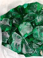 Pierres de verre trempé réfléchissantes avec pierres naturelles bleues, blanches et vertes pour la décoration de foyers extérieurs et de cheminées