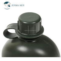 Kit de gourde tactique portable 1L pour l'extérieur, en plastique, avec gobelet en aluminium et pochette