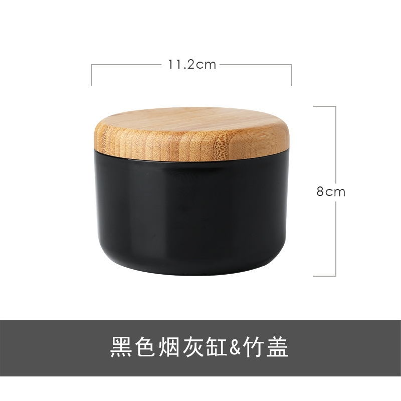 ที่เขี่ยบุหรี่สีดำพร้อมฝาไม้ไผ่