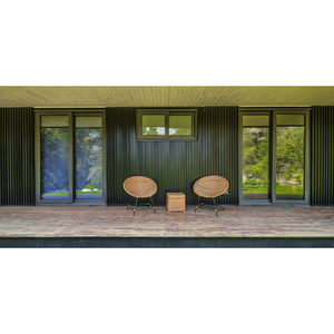 Villa moderna con estructura de acero ligero para uso con grandes ventanas de vidrio y terraza de madera - Product Image 2