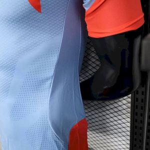 เสื้อฟุตบอลแข่งขันระดับนานาชาติคุณภาพญี่ปุ่น ผ้าเทคโนโลยีแห้งเร็ว ระบายอากาศได้ดี น้ำหนักเบา ยืดหยุ่นพอดีตัว - Product Image 2