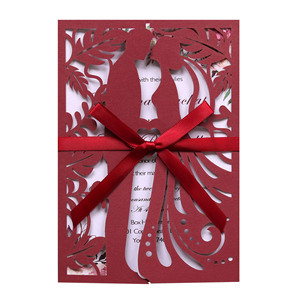 Invitaciones de boda grabadas con láser, hermosas invitaciones de boda creativas, tarjetas de felicitación de San Valentín con láser en color morado claro. - Product Image 5