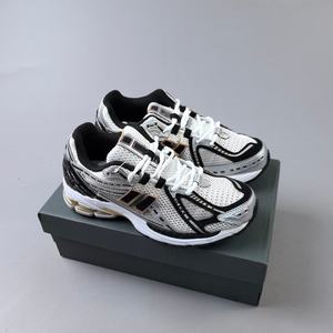 Vente en gros à bas prix de chaussures de sport tendance de qualité supérieure - chaussures de course respirantes argentées pour l'extérieur - chaussures de tennis - Product Image 3