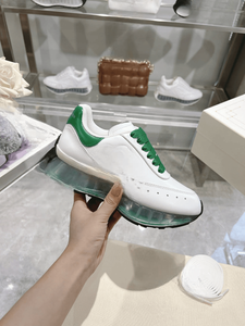 รองเท้า Alexander High Top หนังแท้ แฟชั่นทันสมัย สำหรับผู้ชายและผู้หญิง น้ำหนักเบา พื้นหนาโปร่งใส MC รุ่น Queen Scorpion Tail - Product Image 1