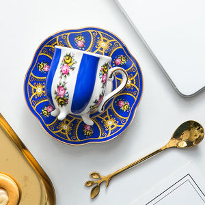 أكواب صحون بورسلين عربية كلاسيكية كلاسيكية عتيقة زرقاء فاخرة ذهبية بحف مزخرفة أطقم فناجين قهوة تركية للقهوة والشاي - Product Image 4