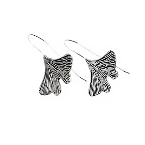 Pendientes de gancho chapados en plata estilo bohemio hechos a mano pendientes de aro de gota de hoja grande - Product Image 2