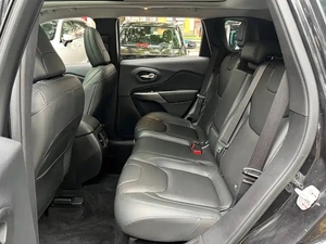 Personnalisation intérieure pour Jeep Cherokee 4 portes 5 places SUV de luxe essence automatique <span class=keywords><strong>2019</strong></span> 2020 2021 - Product Image 4