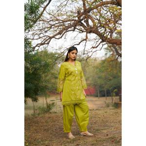 Conjunto Kurti y Salwar de algodón puro bordado con cuello en V para mujer, más vendido, para uso diario, oficina y ocasiones festivas, disponible para la venta. - Product Image 3