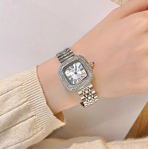 Nouvelle Montre à Quartz Femme Tendance 2026, Vente Directe Usine, Polyvalente, Vente en Gros - Product Image 1