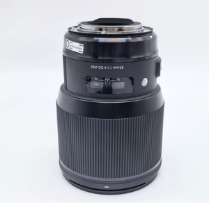 Objectif 85mm f/1.4 DG HSM Art EF d'occasion à vendre — entièrement fonctionnel, aucun problème caché, pare-soleil inclus, prêt à l'emploi ! - Product Image 2