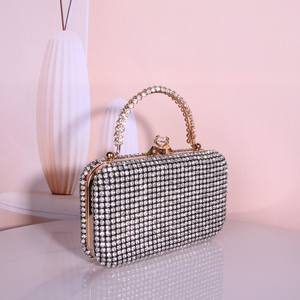 女式跨界时尚晚装包独家钻石点缀方形金属盒涤纶内衬派对舞会链 - Product Image 4