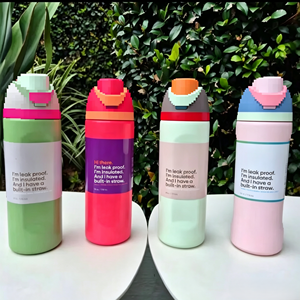 Botella de Agua OWoLA FreeSip con Tapa de Doble Boquilla, Libre de BPA, a Prueba de Fugas, 24 o 32 oz, Compatible con Portavasos de Auto, Estilo Color Caramelo, Acero Inoxidable - Product Image 1