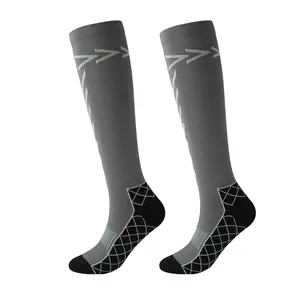 Customization Simple Fashion Line Socks Handmade Boneless Seam Fitness Compression Socks Wholesale