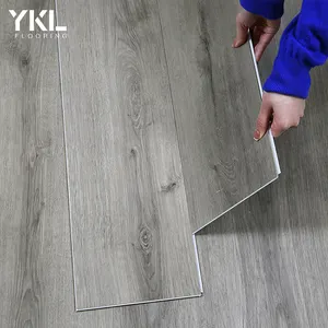 Intérieur Imperméable Résistant à l'usure 4mm 5mm 6mm Grain de bois Noyau rigide en plastique PVC Planche de revêtement de sol en vinyle SPC verrouillable par clic