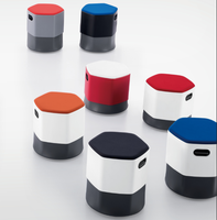 Chaise de bureau au design moderne, simple et colorée pour salle de réunion