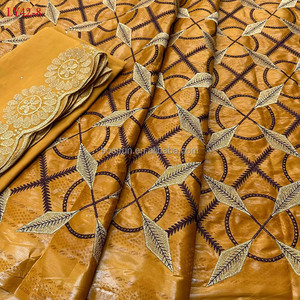 Tessuto Bazin Rich LY42 in Cotone Pettinato, Tessuto Bazin Africano di Alta Qualità, Ultimo Modello Jacquard Broccato di Peso Medio - Product Image 4