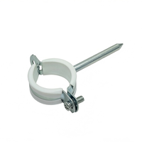 Doublure en PVC blanc galvanisé avec pince à tuyau à clous