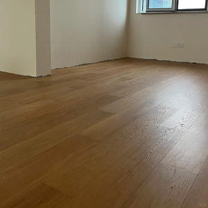 Parquet en bois d'ingénierie Chêne Blanc Certifié FSC Grade AB Anti-rayures Brossé Multicouche 15mm pour Salon - Product Image 1
