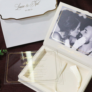 Sang Trọng Tùy Chỉnh Bìa Cứng Ngà Nhung Hộp Lời Mời Với In Ảnh Lá Vàng Rõ Ràng Acrylic Ribbon Tua Phong Bì Màu Trắng - Product Image 2