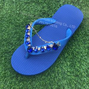 Alta moda glamour pantofola <span class=keywords><strong>sandali</strong></span> da spiaggia morbidi donna <span class=keywords><strong>infradito</strong></span> colorato con catene di cristallo V strass antiscivolo leggero - Product Image 3