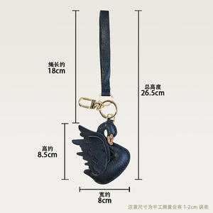 พวงกุญแจห้อยโทรศัพท์ดีไซน์รูปปืนพกและขอบเขตหนังแท้ - Product Image 2