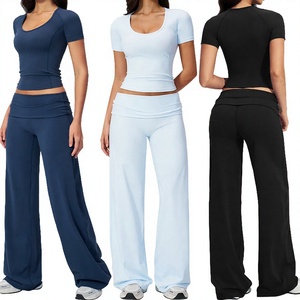 Conjunto Deportivo para Mujer, Personalizado, Transpirable, de Secado Rápido, Elástico en Cuatro Direcciones, Top Corto con Cuello Cuadrado y Pantalones Anchos de Cintura Alta - Product Image 1