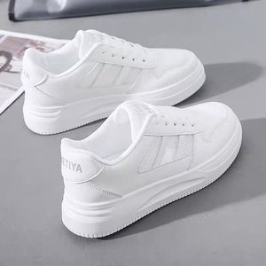 Nuove <span class=keywords><strong>Scarpe</strong></span> Bianche da Donna Stile Walking 2024 per Studentesse <span class=keywords><strong>Scarpe</strong></span> Casual Traspiranti <span class=keywords><strong>Scarpe</strong></span> <span class=keywords><strong>Sportive</strong></span> da Donna Sneaker - Product Image 5