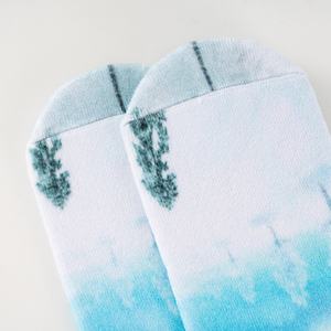 Calcetines de esquí cálidos con estampado digital 3D por sublimación en toda la superficie, de algodón orgánico y bambú reciclado, personalizados al por mayor con MOQ bajo - Product Image 3