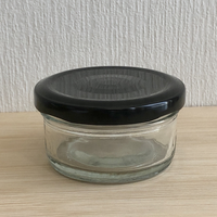 Pot de caviar noir en verre d'étain en métal à large bouche de 100 ml avec capuchon torsadé noir pour sauce au thon