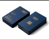 Cartes de visite personnalisées de haute qualité en PVC givré bleu et noir avec textes en feuille d'or sérigraphie finition de surface d'estampage à chaud