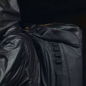 Bolsa de deporte de gran capacidad con logotipo personalizado de fábrica BSCI, impermeable, convertible, para hombre y mujer, para viaje, gimnasio, mochila. - Product Image 6
