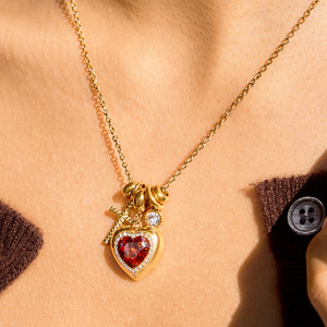 Collana con Cuore in Acciaio Inossidabile Placcato Oro 18K, Ciondolo con Zircone Rosso e Perla, Gioiello Impermeabile per Regali di San Valentino - Product Image 2