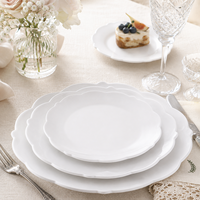 Ensemble d'assiettes à dîner en céramique blanche de style français, écologiques, à bords festonnés, pour hôtel, restaurant et banquet de mariage