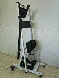 โครงเหล็กคาร์บอนปรับระดับความสูงได้ SF10 พร้อมล้อสำหรับเคลื่อนย้ายผู้ป่วยที่มีความแข็งแรงของร่างกายส่วนบน สำหรับผู้พิการ - Product Image 2