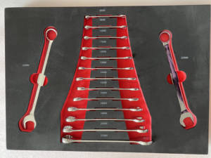 258-teiliges Professionelles Basis Handwerkzeugset mit Normalen Schraubenschlüsseln, Reparaturnüssen und Schraubendrehern mit Sichelgriffen für Reparaturwerkstätten - Product Image 6